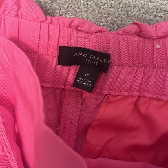 Ann Taylor Pink Cropped Pants - Picture 2 of 3